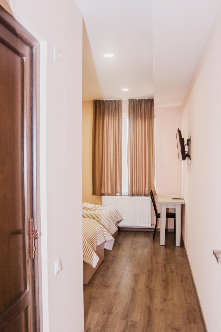 Red Hotel Tbilisi Exterior photo